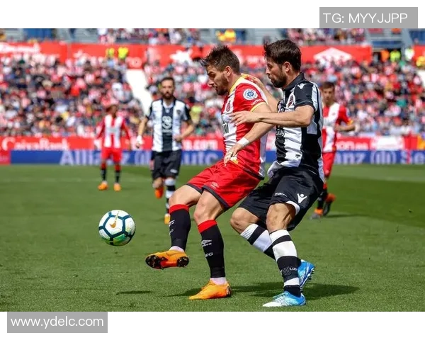 西甲焦点战巴萨与莱比锡握手言和乌龙球引发全场热议与转会传闻